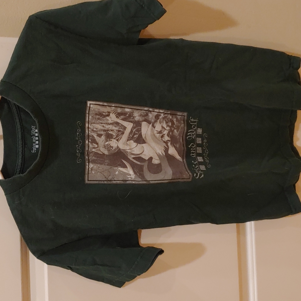 Anime Spice and wolf t-shirt small green